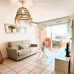Lägenhet Climatise Centre Ville, Proche Plages Raphael Et Frejus Avec Ascenseur