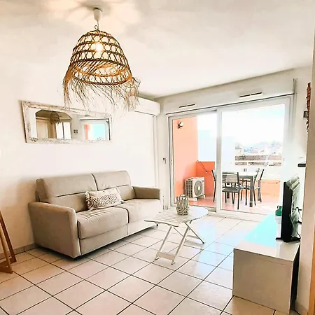 Apartment Climatise Centre Ville, Proche Plages Raphael Et Frejus Avec Ascenseur