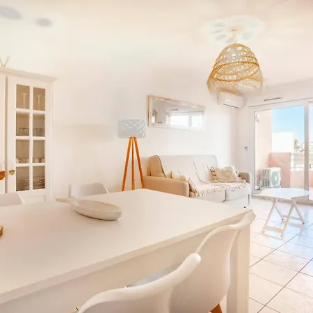 Climatise Centre Ville, Proche Plages Raphael Et Frejus Avec Ascenseur Saint-Raphaël