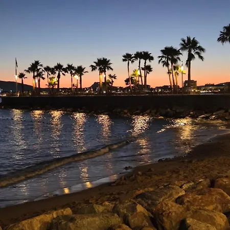 Climatise Centre Ville, Proche Plages Raphael Et Frejus Avec Ascenseur Saint-Raphael (Var)