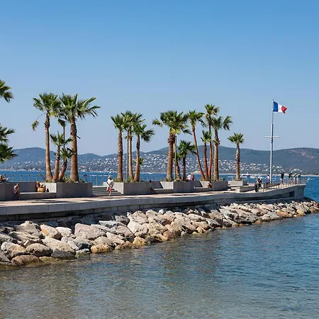 Climatise Centre Ville, Proche Plages Raphael Et Frejus Avec Ascenseur * Saint-Raphael (Var)