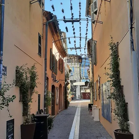 Climatise Centre Ville, Proche Plages Raphael Et Frejus Avec Ascenseur Saint-Raphael (Var)