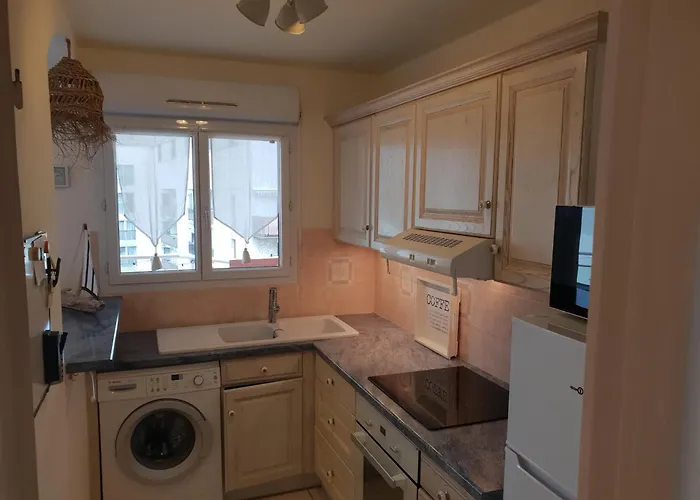 Apartment Climatise Centre Ville, Proche Plages Raphael Et Frejus Avec Ascenseur *