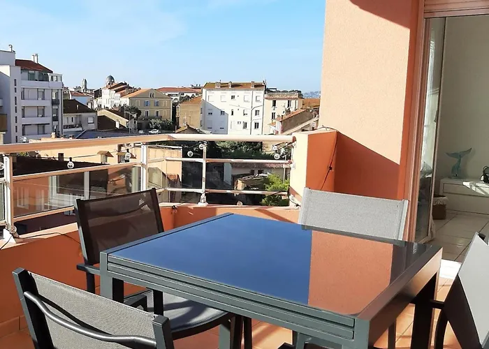 Climatise Centre Ville, Proche Plages Raphael Et Frejus Avec Ascenseur Apartment Saint-Raphael (Var)