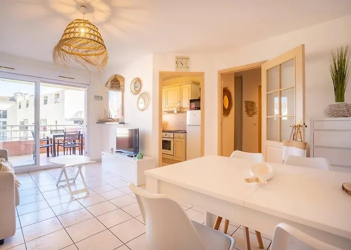 Climatise Centre Ville, Proche Plages Raphael Et Frejus Avec Ascenseur Lägenhet *