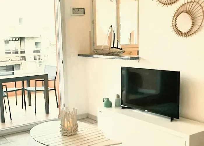 Apartment Climatise Centre Ville, Proche Plages Raphael Et Frejus Avec Ascenseur *