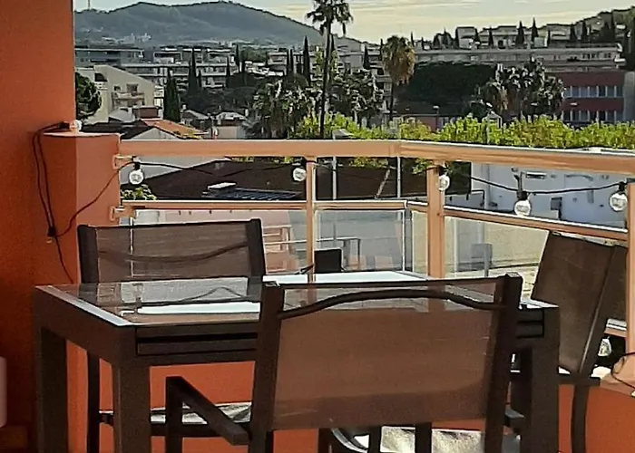 Climatise Centre Ville, Proche Plages Raphael Et Frejus Avec Ascenseur Apartment Saint-Raphael (Var)