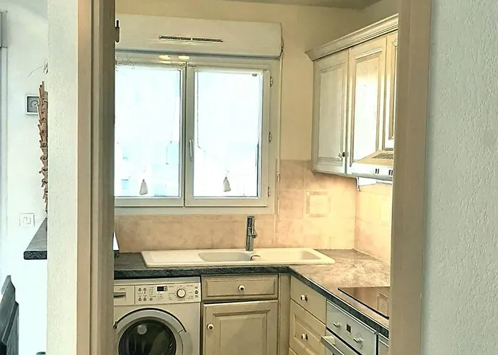 Climatise Centre Ville, Proche Plages Raphael Et Frejus Avec Ascenseur Saint-Raphael (Var)