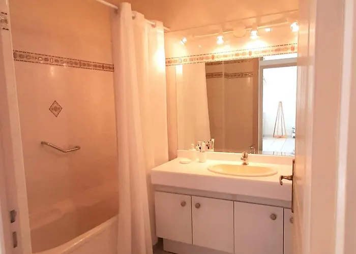 Apartment Climatise Centre Ville, Proche Plages Raphael Et Frejus Avec Ascenseur *