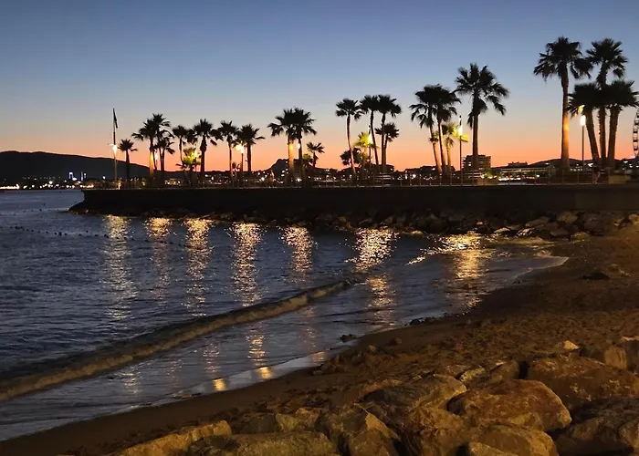 Climatise Centre Ville, Proche Plages Raphael Et Frejus Avec Ascenseur Saint-Raphael (Var)