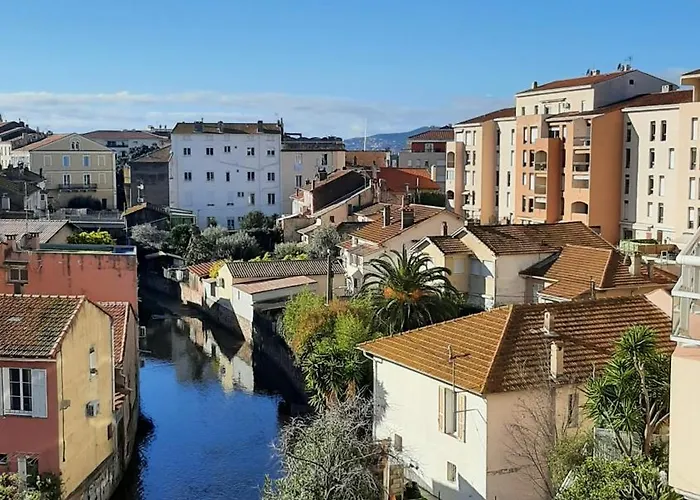 Lägenhet Climatise Centre Ville, Proche Plages Raphael Et Frejus Avec Ascenseur *