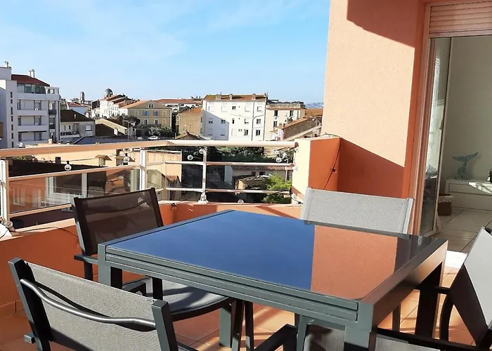 Climatise Centre Ville, Proche Plages Raphael Et Frejus Avec Ascenseur Apartment Saint-Raphael (Var)